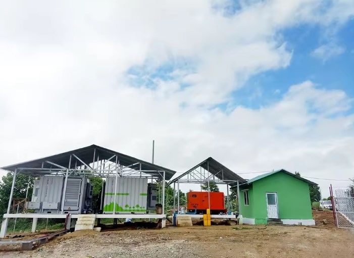 System panelów słonecznych komercyjnych lub przemysłowych 1MW 5MW 10MW Elektrownia słoneczna do sprzedaży
